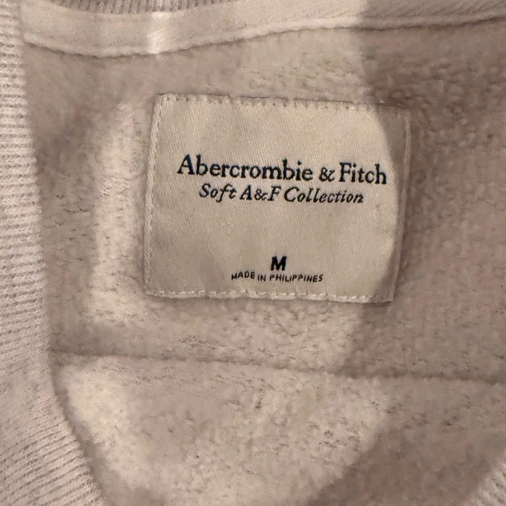 Abercrombie & Fitch Beige New York Crest Sweatshirt - Picture 4 of 4